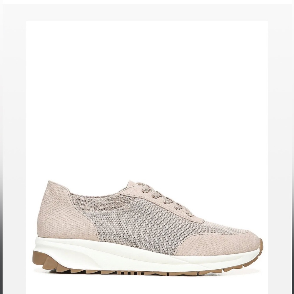 NWOT Naturalizer Womens Nash sneaker size 11W
